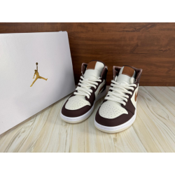 Air Jordan 1 Mid SE 'Cream Dark Chocolate'