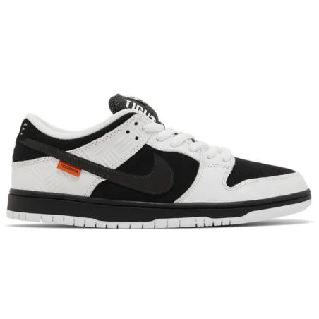 TIGHTBOOTH x Dunk Low SB